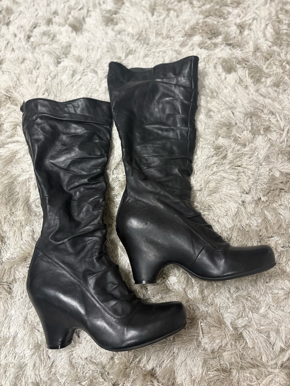 Miz Mooz “Jazmine” size 10 Black Leather ankle boots